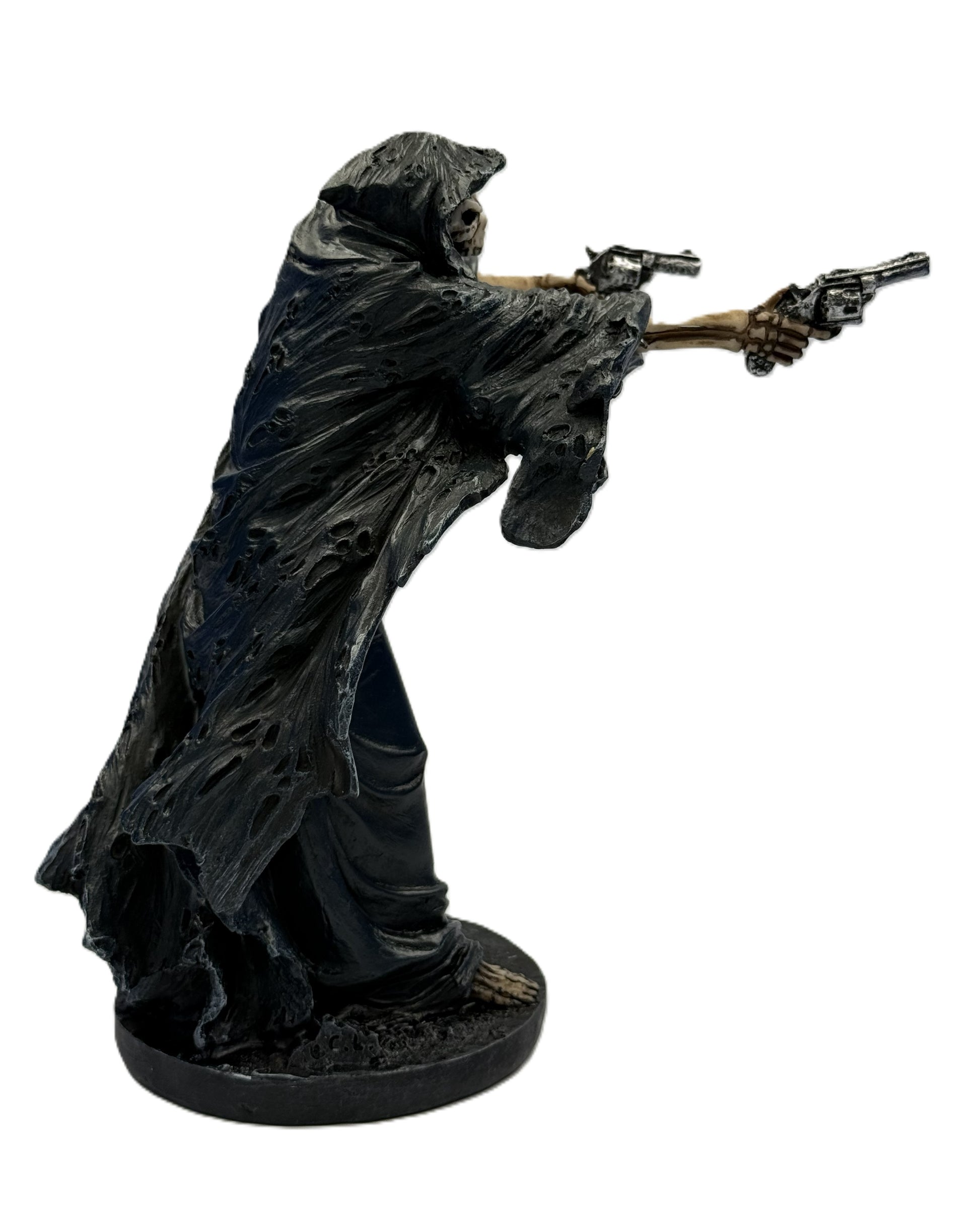 Right side view of gunslinger reaper aiming dual pistols with detailed robe folds and skeletal hand features
